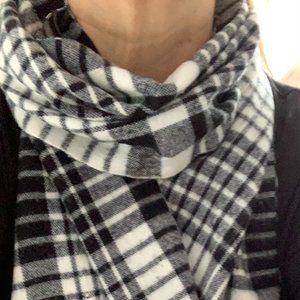 PICK 4 , GET 1 FREE..Scarf, Warm,Cosy, Black & White.